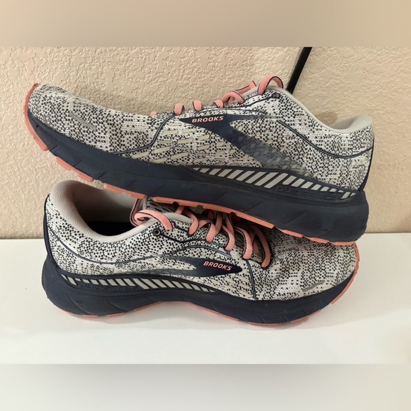 Brooks Adrenaline GTS 21 Running Shoes Navy and White with Salmon Pink Sole 11W - Picture 4 of 9